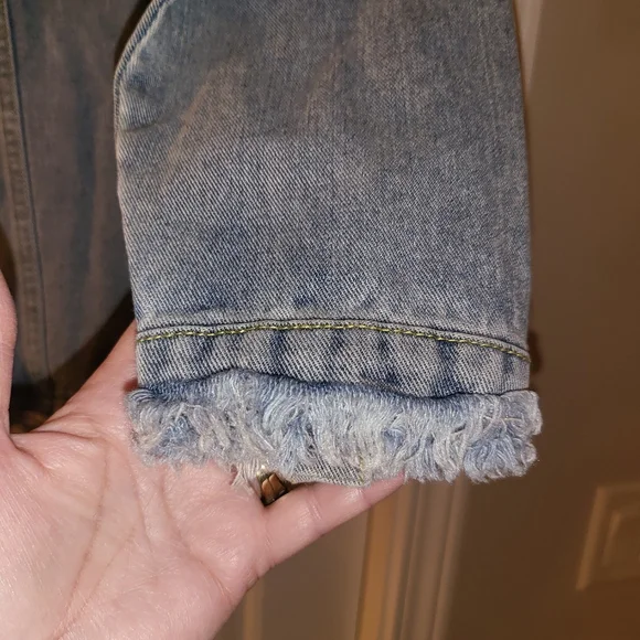 Veveret Denim Jacket With Sequin Detail Size Small Or Medium NWOT New - Picture 8 of 13